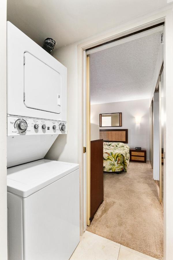 Waikiki Beach Condominiums Honolulu Bagian luar foto