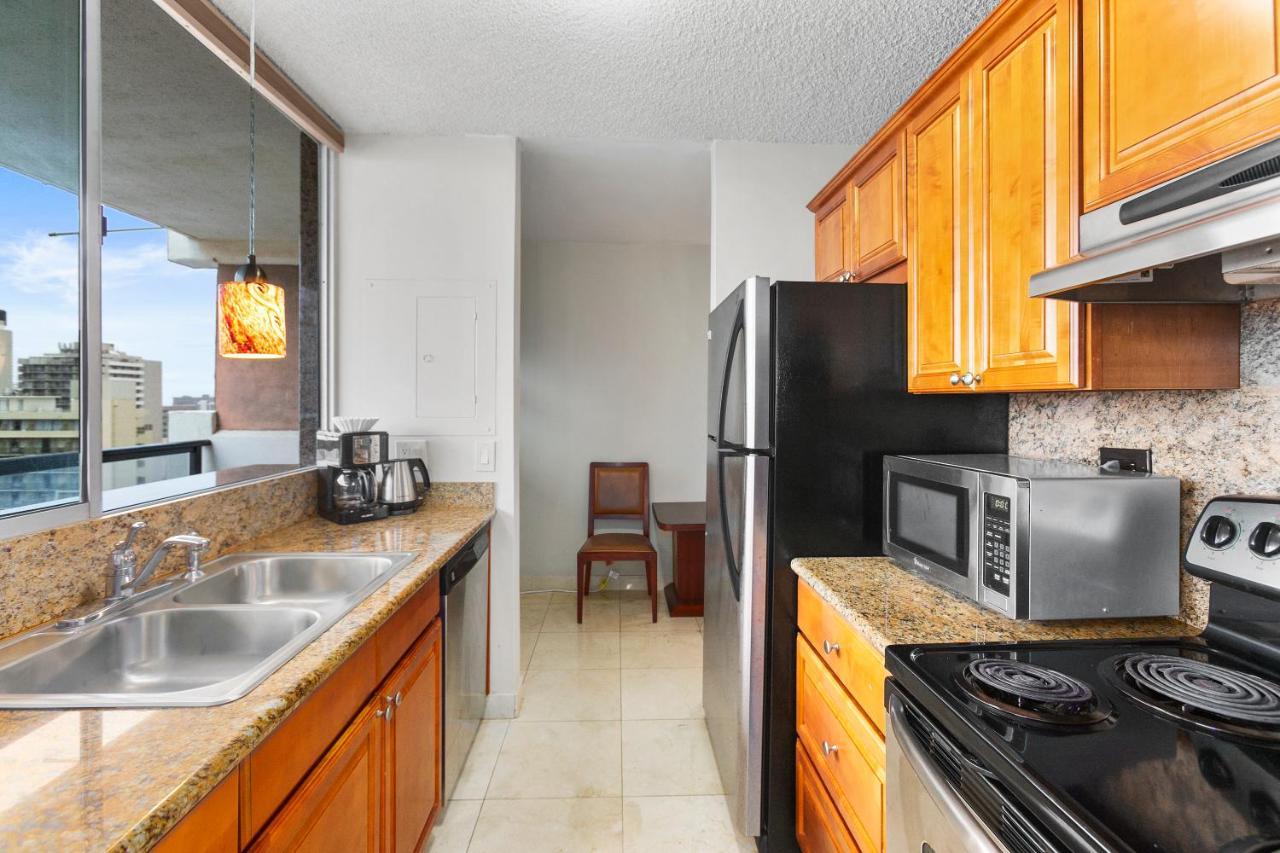 Waikiki Beach Condominiums Honolulu Bagian luar foto