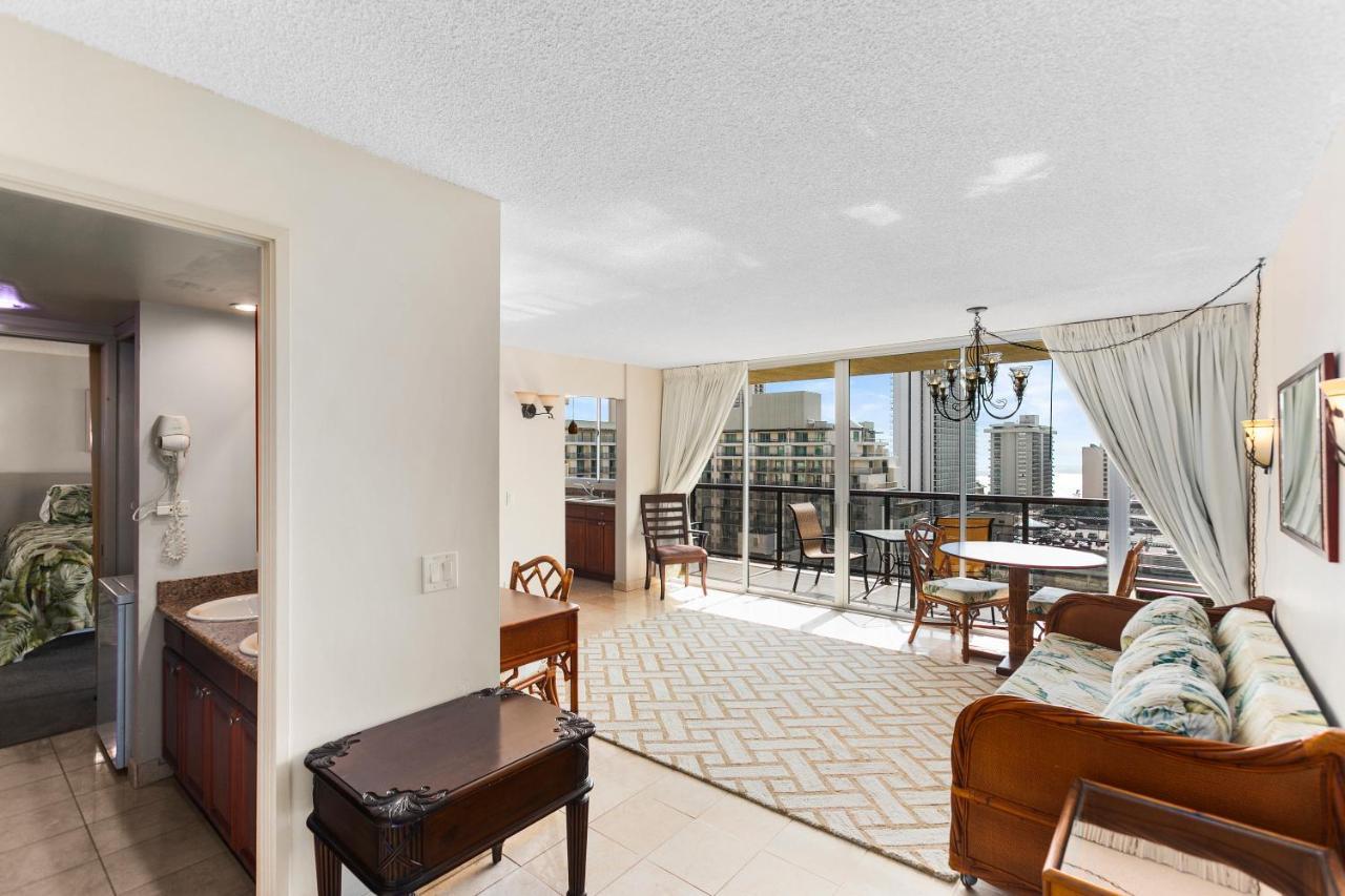 Waikiki Beach Condominiums Honolulu Bagian luar foto